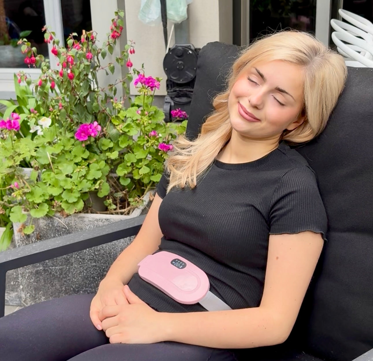 Cozy heat wrap for soothing menstrual discomfort and easing stomach tension