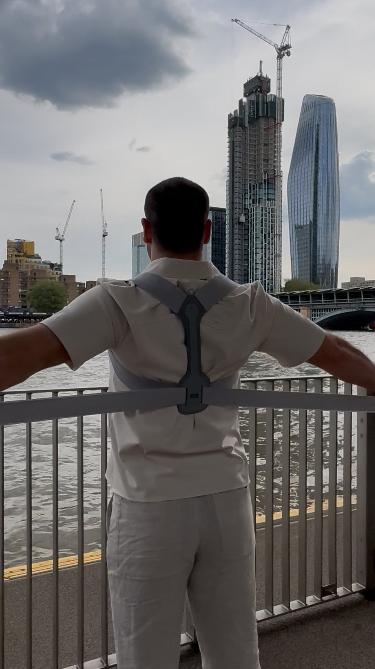 Full back support belt that helps maintain proper posture, reduces slouching, and provides comfortable back support while sitting or standing